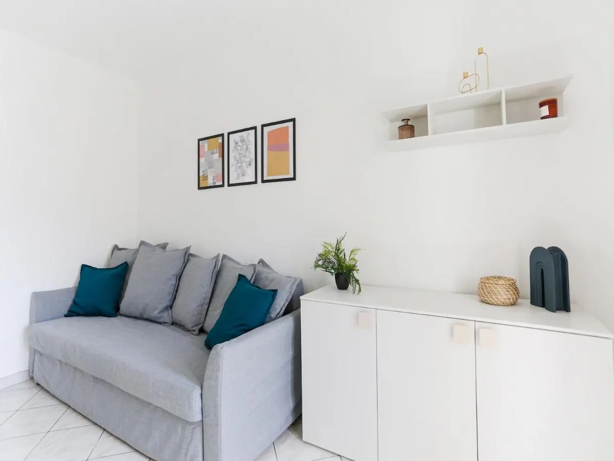 The Best Rent - Lovely Two-Room Apartment In Porta Romana ミラノ 0*,  イタリア